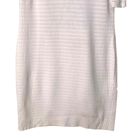 Cache Size Large White Knit Dress with Crocheted Sleeves - Picture 4 of 7